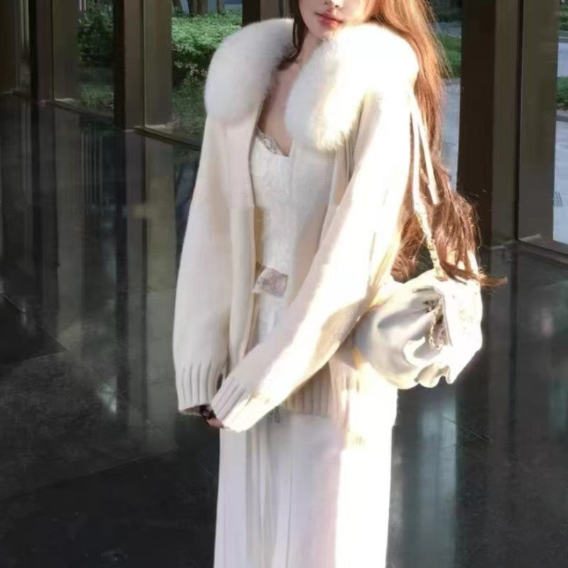 ANNA | Cardigan à capuche en tricot avec col en fourrure