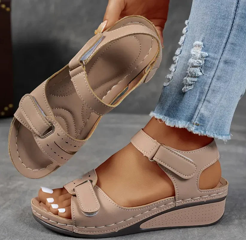 Sandales à brides pour femmes marron biege